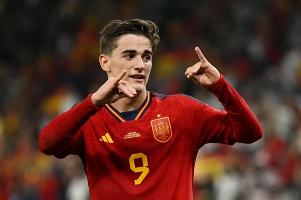 Gavi — Espanha — 18 anos e 110 dias: Gavi entrou para a história da seleção espanhola ao marcar na goleada por 7x0 sobre a Costa Rica, na fase de grupos da Copa do Mundo de 2022, no Catar.
 por Reprodução/Fifa