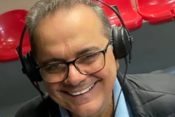 Milton Naves por Reprodução