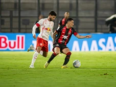 Imagem - Com gol de goleiro, Vitória perde por 2x0 para o RB Bragantino no Brasileirão