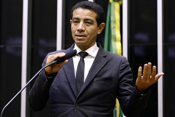 Pastor condenado por propina mandou R$ 1,8 milhão para shows de forró e Carnaval