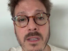 Imagem - Estrutura de teatro que Fábio Porchat faria apresentação desaba e deixa cinco pessoas feridas; veja vídeo