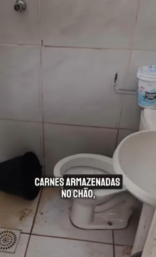 Baratas no balcão e insetos no peito de frango: açougue é fechado por irregularidades  por Polícia Civil de Cuiabá 