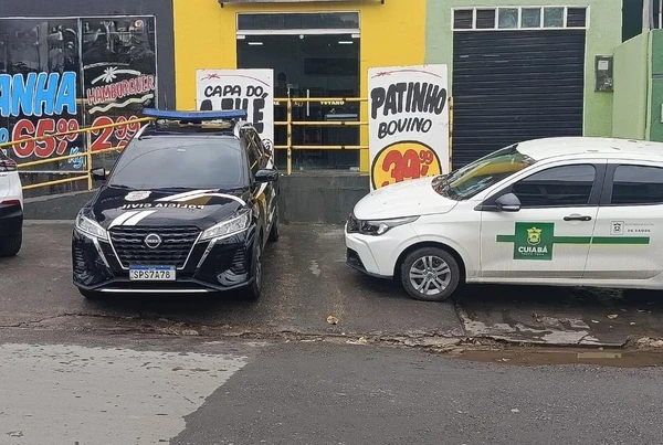 Baratas no balcão e insetos no peito de frango: açougue é fechado por irregularidades por Polícia Civil de Cuiabá