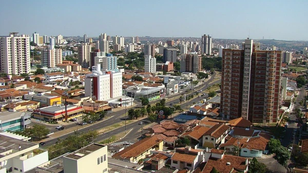 Cidade possui polos de algumas das principais universidades do país