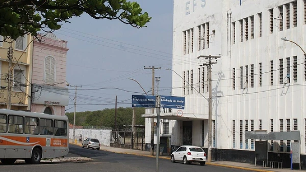 Complexo Ferroviário de Bauru guarda parte da memória da cidade ligada aos trilhos no interior paulista por Aarrigo / Wikimedia Commons