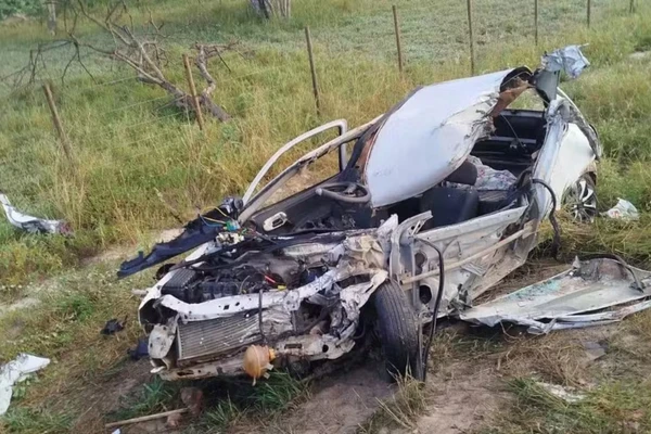 Irmãos morreram após batida frontal entre carro e micro-ônibus por Reprodução/Guardiões da Vida