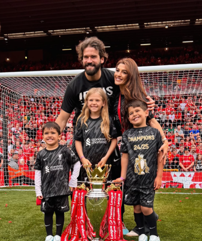 Natália Becker é médica e casada com Alisson desde 2015 por Reprodução