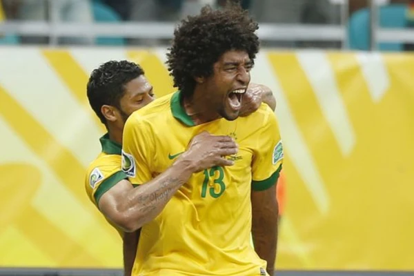 O zagueiro Dante, natural de Salvador, foi para a Copa de 2014 por Reprodução