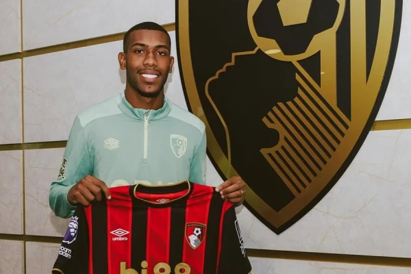 ATACANTE:  Rayan (Bournemouth) por Divulgação