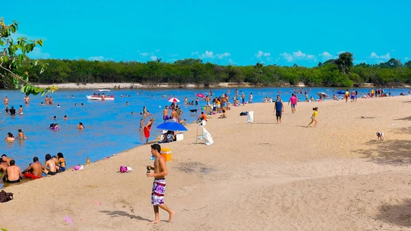 Apesar de não ter acesso ao mar no interior do Brasil, Roraima possui belas praias de água fluvial