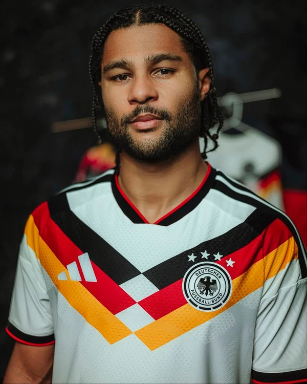 Camisa da Alemanha para Copa do Mundo 2026 por Reprodução