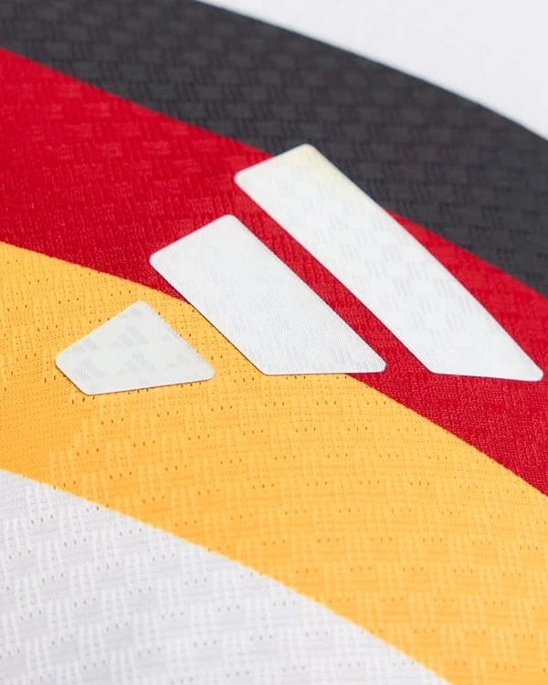 Camisa da Alemanha para Copa do Mundo 2026 por Reprodução