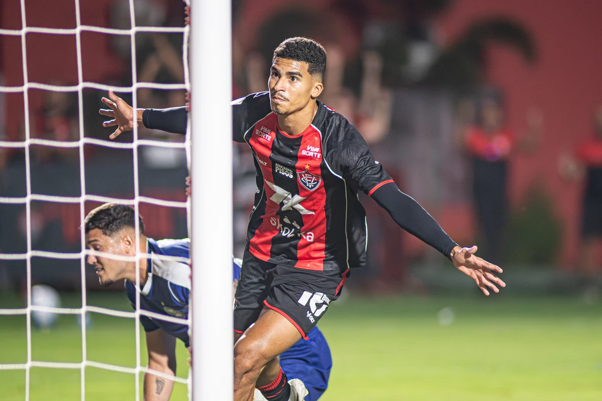 Com três gols, Renê é um dos artilheiros do Vitória na Copa do Nordeste