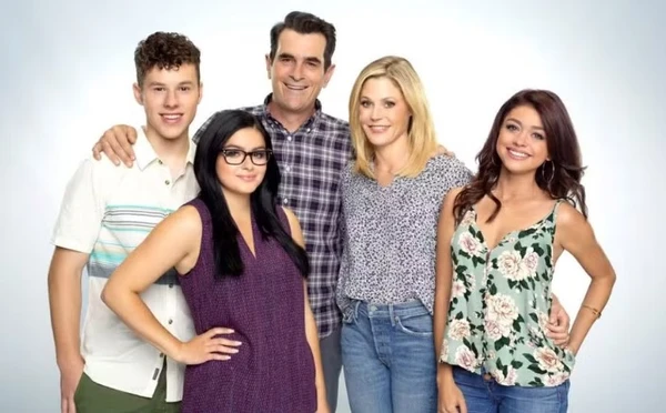 Família Dunphy em Modern Family (2009) por Divulgação