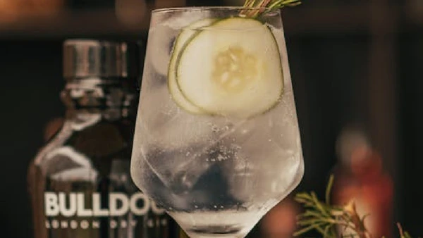 Gin — 35% a 54% de álcool por volume por Gonzalo Acuña / Pexels