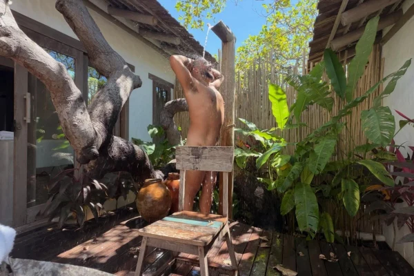 Gominho posa nu por Reprodução