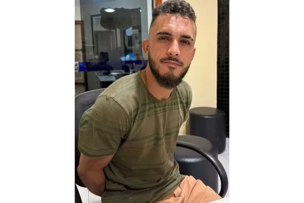 Robson de Araújo Silva por Reprodução