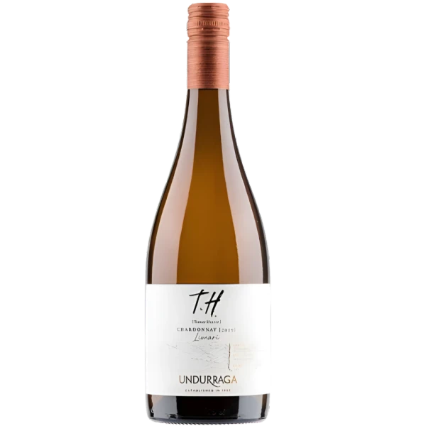 T.H. [Terroir Hunter] Valle de Leyda Chardonnay. U vinho premium que entrega máxima elegância e acidez. Por vir de uma região de forte influência marítima, ele é vibrante e cítrico. Seu amadurecimento ocorreu por 10 meses sobre as borras, com 70% do vinho em tanques de concreto e 30% em barris de carvalho francês. O resultado é uma complexidade equilibrada, de perfil mineral e uma untuosidade agradável. Agrada até os paladares mais exigentes, tendo recebido 94 pontos no Guia Descorchados 2026. por Reprodução