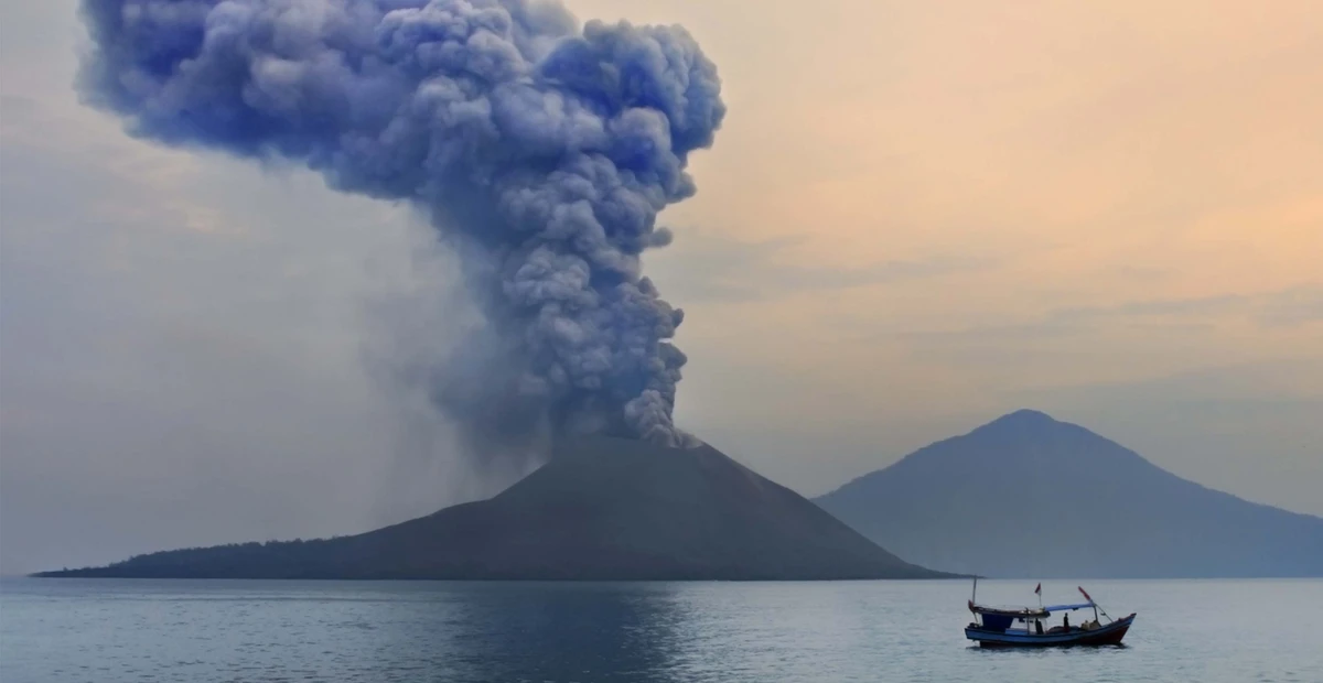 Vulcão Krakatoa por Reprodução