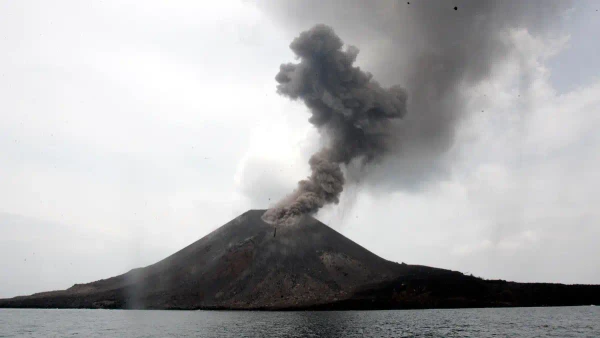 Vulcão Krakatoa por Reprodução