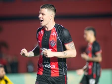 Imagem - Com gol de bicicleta de Osvaldo, Vitória faz seis no ABC pela semifinal da Copa do Nordeste