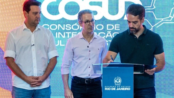 Legenda aposta no perfil de gestor privado e no controle rígido de despesas para tentar romper a polarização nacional.  por Agência Brasil