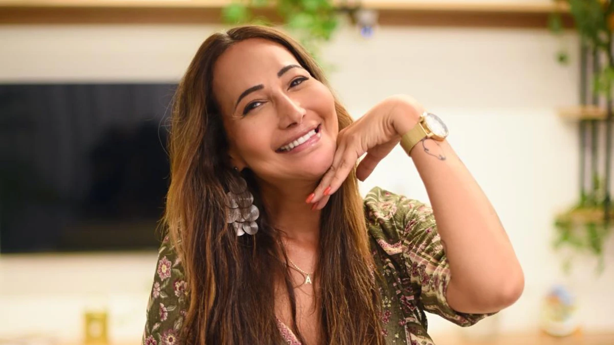 Amanda Fróes por Reprodução