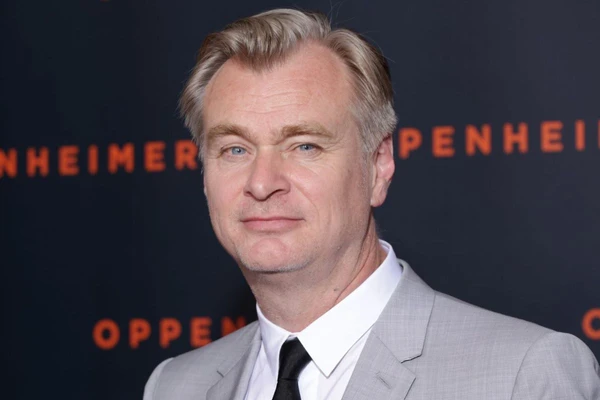 Christopher Nolan é um diretor britânico premiado