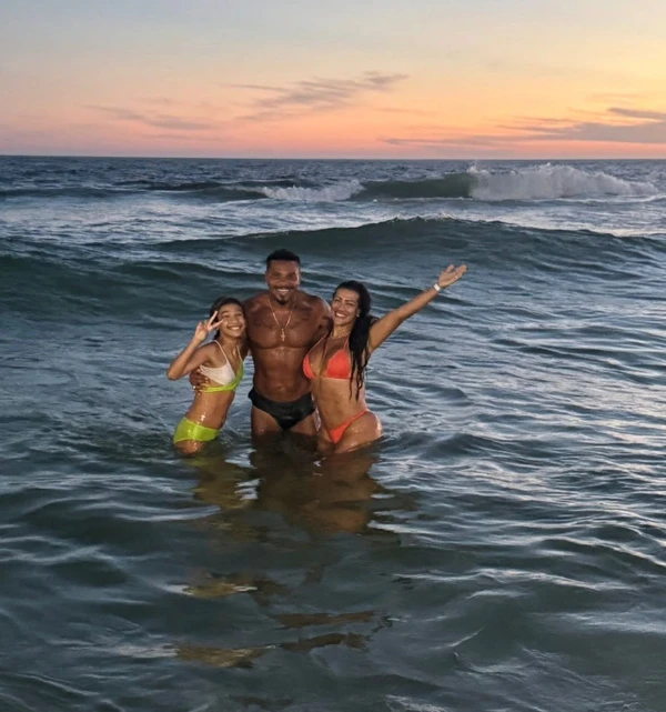 Ellen Cardoso, Naldo Benny e a filha, Maria Victória por Reprodução/Instagram