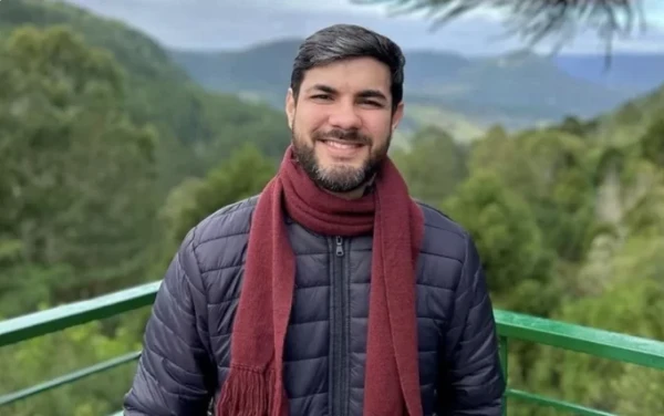 Homem é preso um mês após acidente que matou advogado por Reprodução
