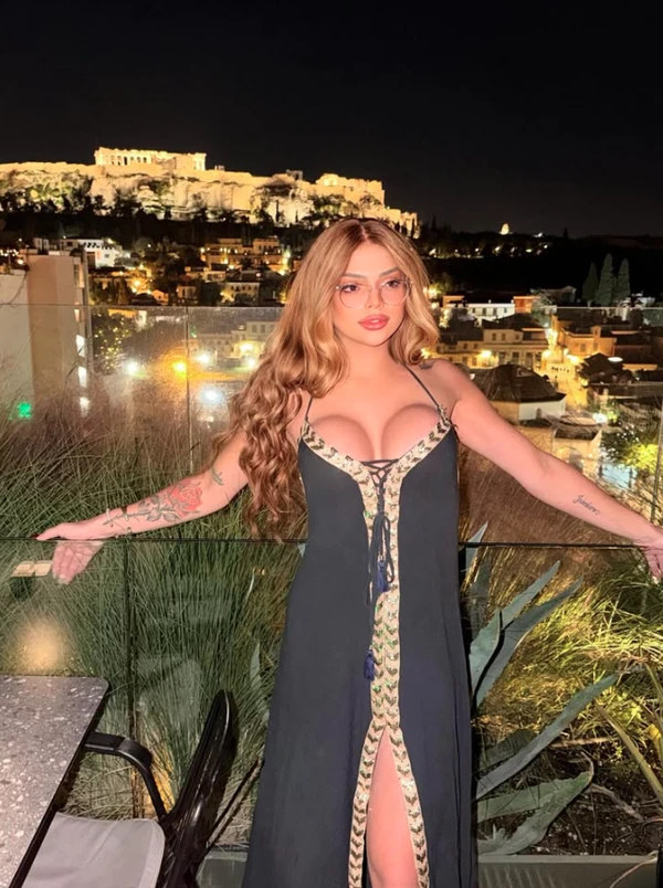 Mirela, filha de Cariúcha, tem 23 anos por Reprodução | Instagram