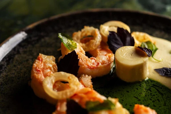 Restaurantes disputados, chefs renomados e pratos autorais transformaram o Rosewood em um dos endereços gastronômicos mais desejados de São Paulo por Divulgação/Booking;com