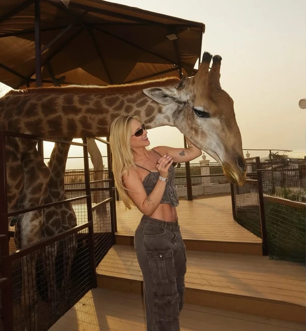 Virginia no zoológico em Dubai por Reprodução/Instagram