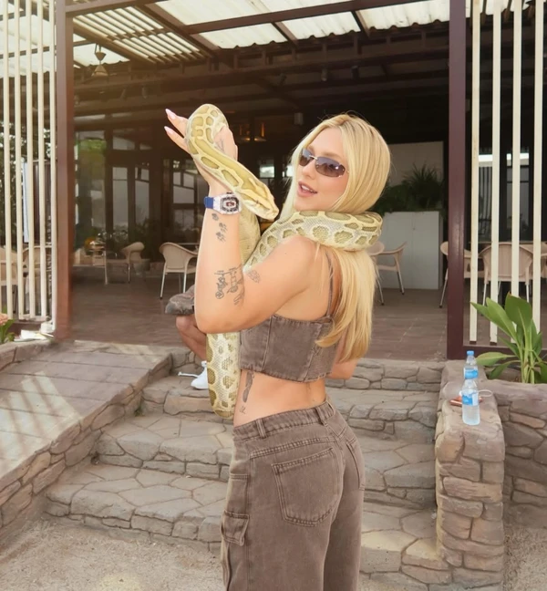 Virginia no zoológico em Dubai por Reprodução/Instagram