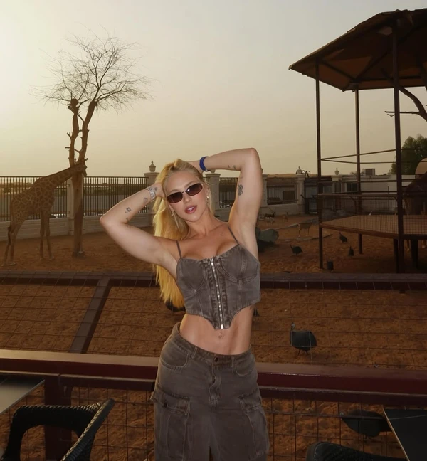 Virginia no zoológico em Dubai por Reprodução/Instagram