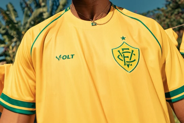 Vitória lança camisa em alusão à Copa do Mundo por Divulgação/EC Vitória
