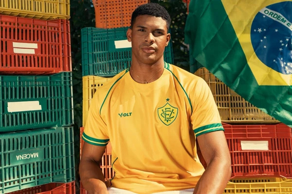 Vitória lança camisa em alusão à Copa do Mundo por Divulgação/EC Vitória