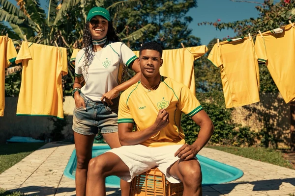 Vitória lança camisa em alusão à Copa do Mundo por Divulgação/EC Vitória
