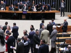 Imagem - Câmara aprova MP que eleva piso dos professores para R$ 5.130 e muda cálculo para reajuste