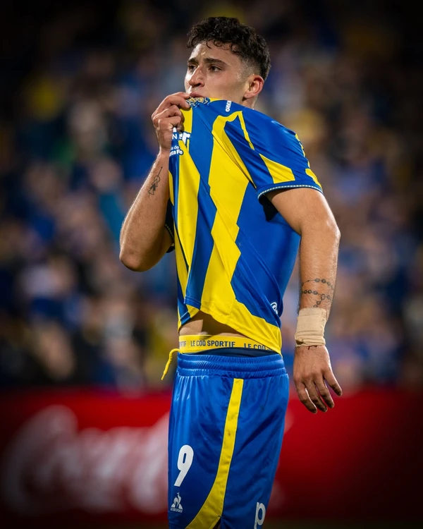 Alejo Véliz, atacante do Rosario Central acertado com o Bahia por Reprodução/Redes Sociais