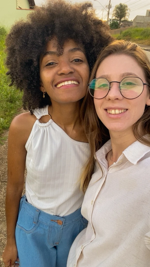 Ex-freiras viralizaram ao revelar amor que começou durante a vida no convento por Reprodução
