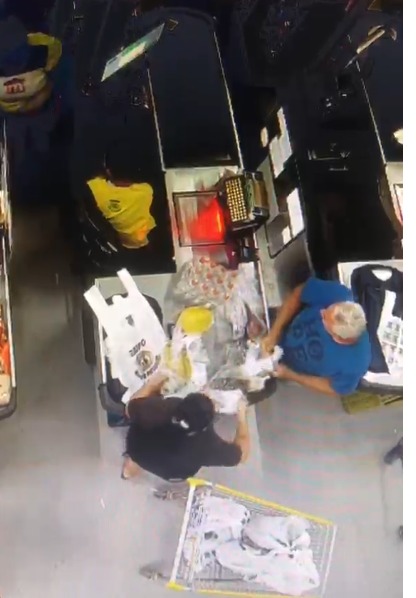 Funcionária é agredida em supermercado na Bahia por Reprodução