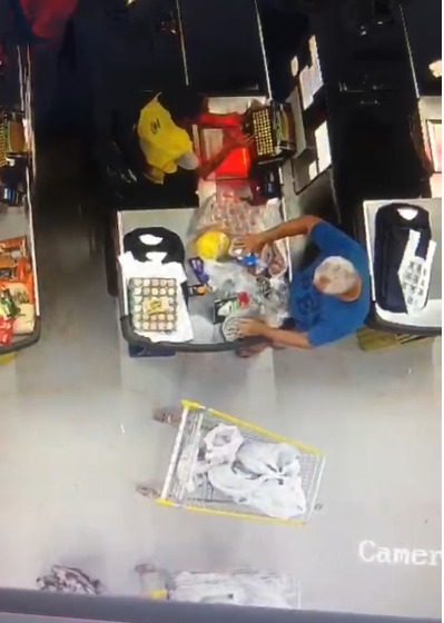 Funcionária é agredida em supermercado na Bahia por Reprodução