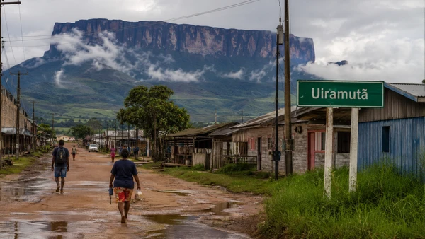 Imagem ilustrativa retrata os desafios de infraestrutura associados a Uiramutã
