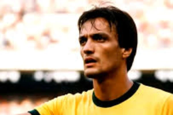 Leandro (1986): Lateral desistiu da Copa em solidariedade a Renato Gaúcho após o corte do companheiro de Flamengo. por Reprodução