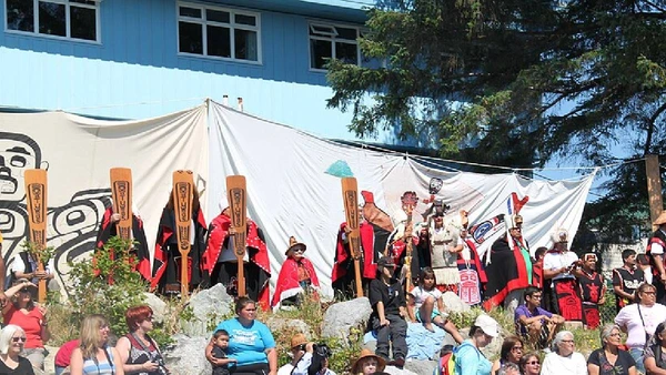 O povo Heiltsuk (também conhecido como Haíɫzaqv) é uma nação indígena da Costa Central da Colúmbia Britânica, no Canadá
