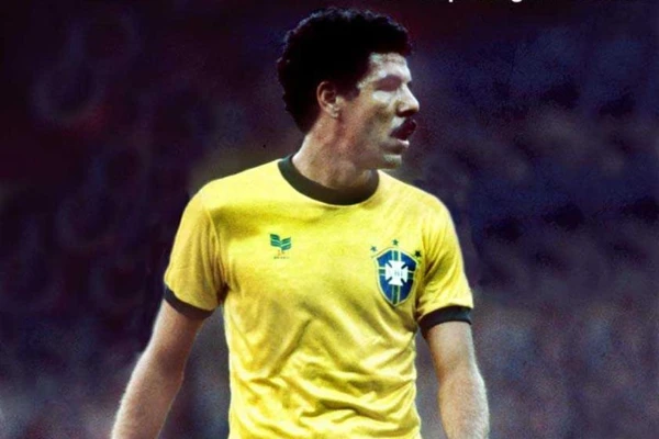 Toninho Cerezo (1986): Meio-campista sofreu problemas físicos e acabou cortado antes do Mundial do México. por Reprodução