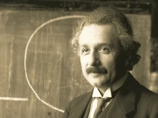 Imagem - Frase de Einstein do dia: 'A paz não pode ser mantida à força. Ela só pode ser alcançada através da compreensão' - a reflexão sobre conflitos, empatia e convivência humana