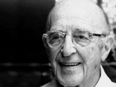 Imagem - Frase do dia da Psicologia: 'O maior erro do ser humano é tentar arrancar da cabeça aquilo que precisa sair do coração' - a reflexão de Carl Rogers sobre dor emocional