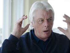 Imagem - Frase do dia da Filosofia: 'A maior prisão em que as pessoas vivem é o medo do que os outros pensam' - a reflexão de David Icke sobre liberdade emocional